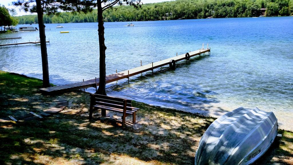 Log Cottage On Blue Lake Kalkaska Exterior foto