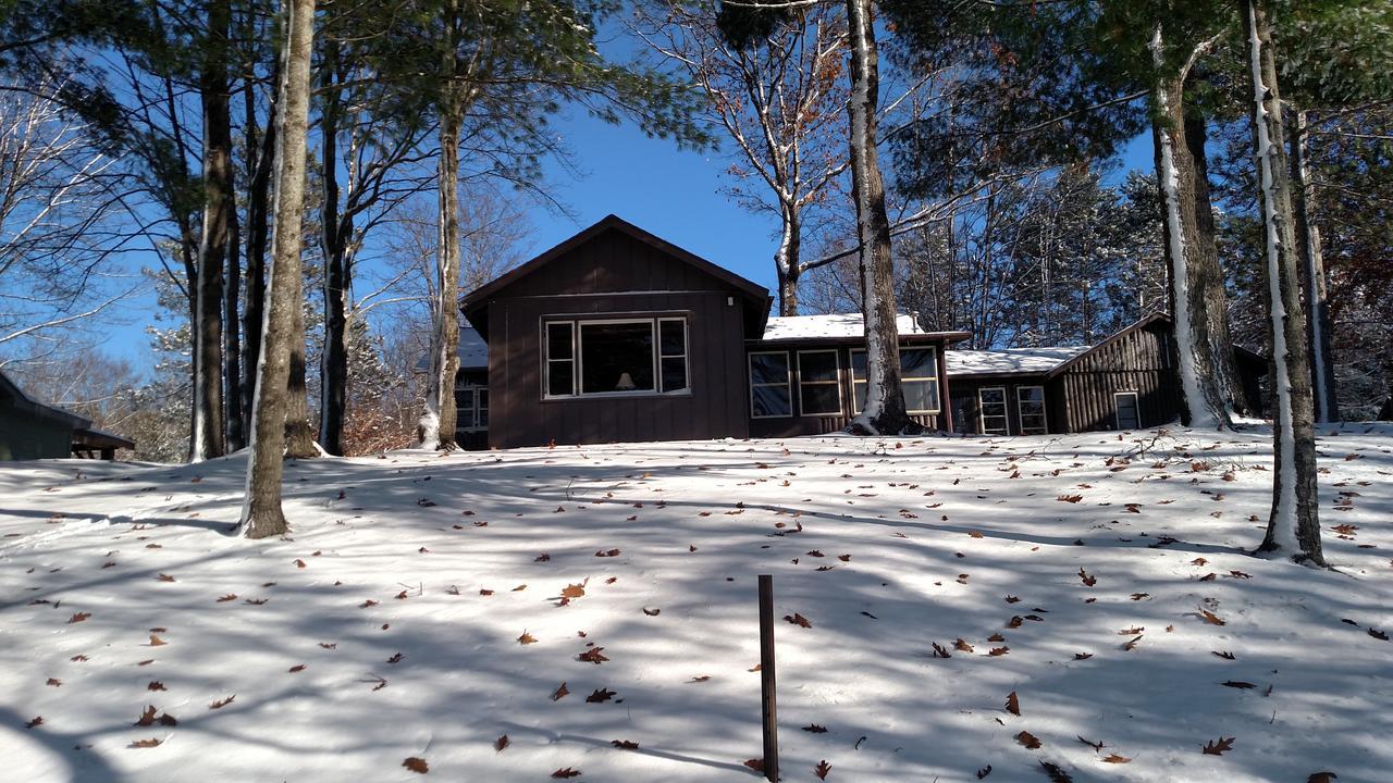 Log Cottage On Blue Lake Kalkaska Exterior foto